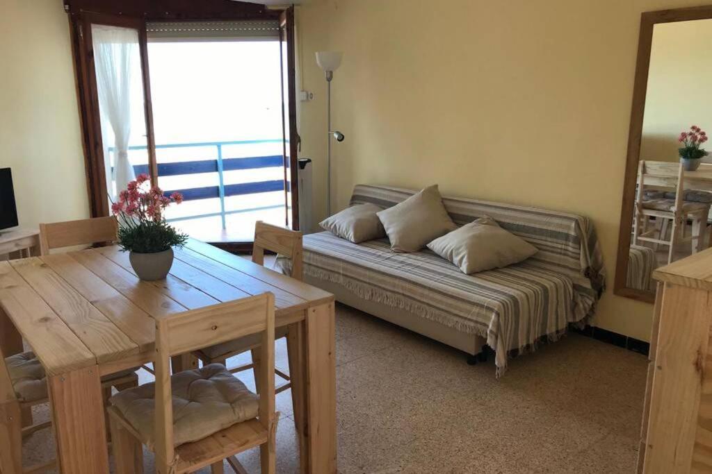 El Faro Apartaments Platja Llarga-Les Salines-Tgn Tarragona Exterior foto